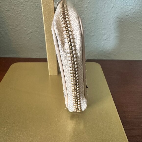 MCM Visetos Pattern Bunny Compact Wallet - NWOT - Picture 4 of 9